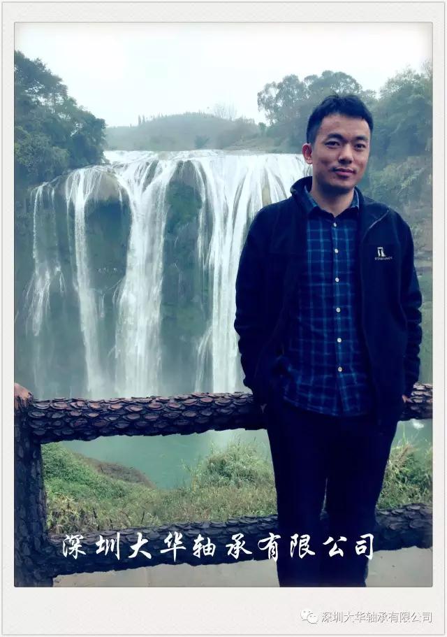 來一張浦經(jīng)理的特寫，有沒有長得很像李彥宏？